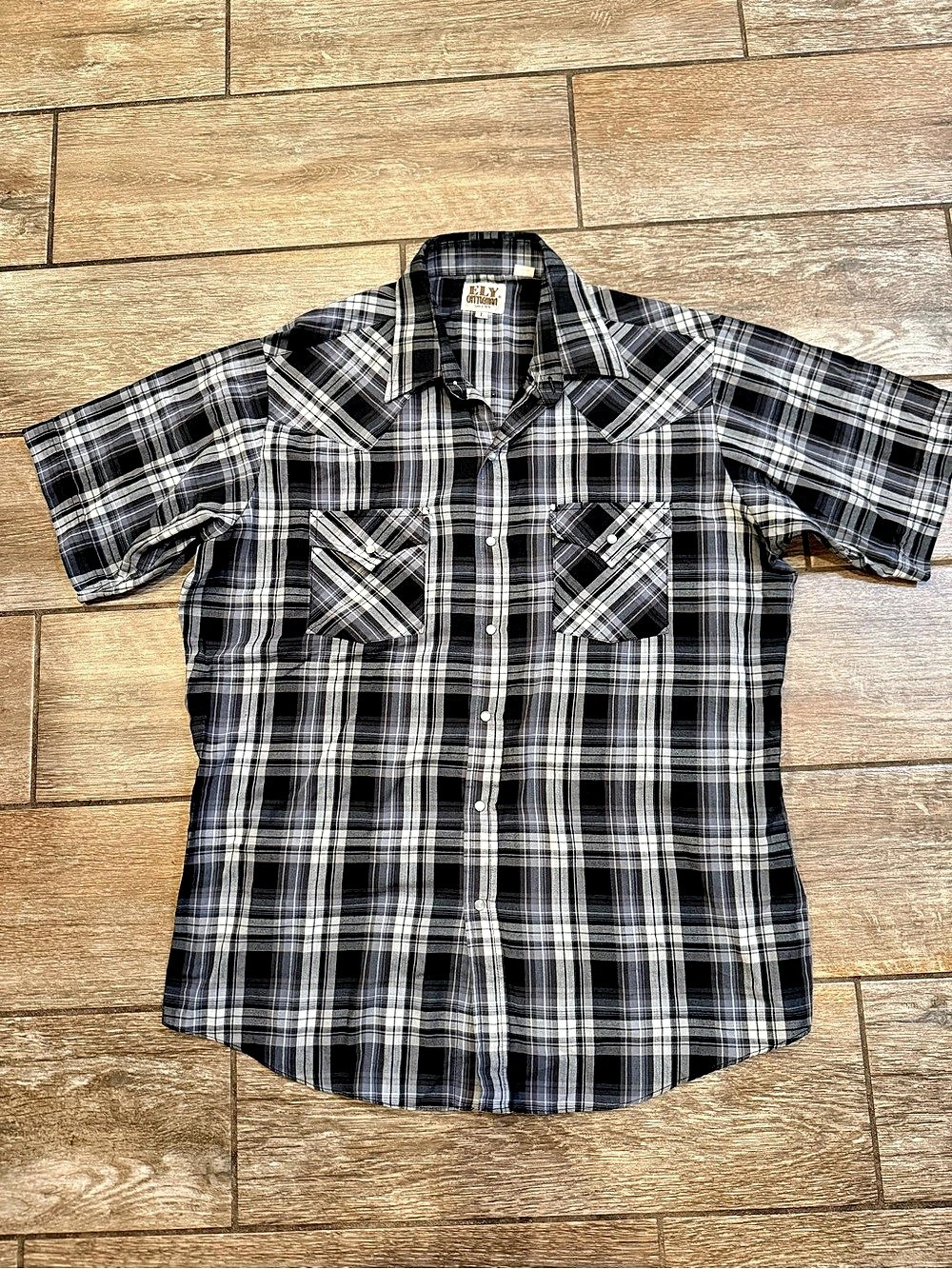 Ely Cattleman Men's Plaid Snap Button Down Size Large Western Shirt Size Large